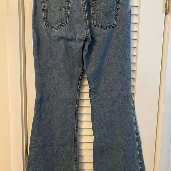 Ladies Levi’s Superlow size 7s jr Flare Jeans - Picture 2 of 3
